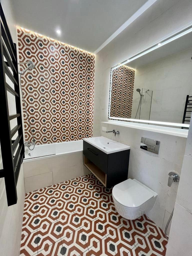 Modern Apartment In The Old Town Київ Екстер'єр фото