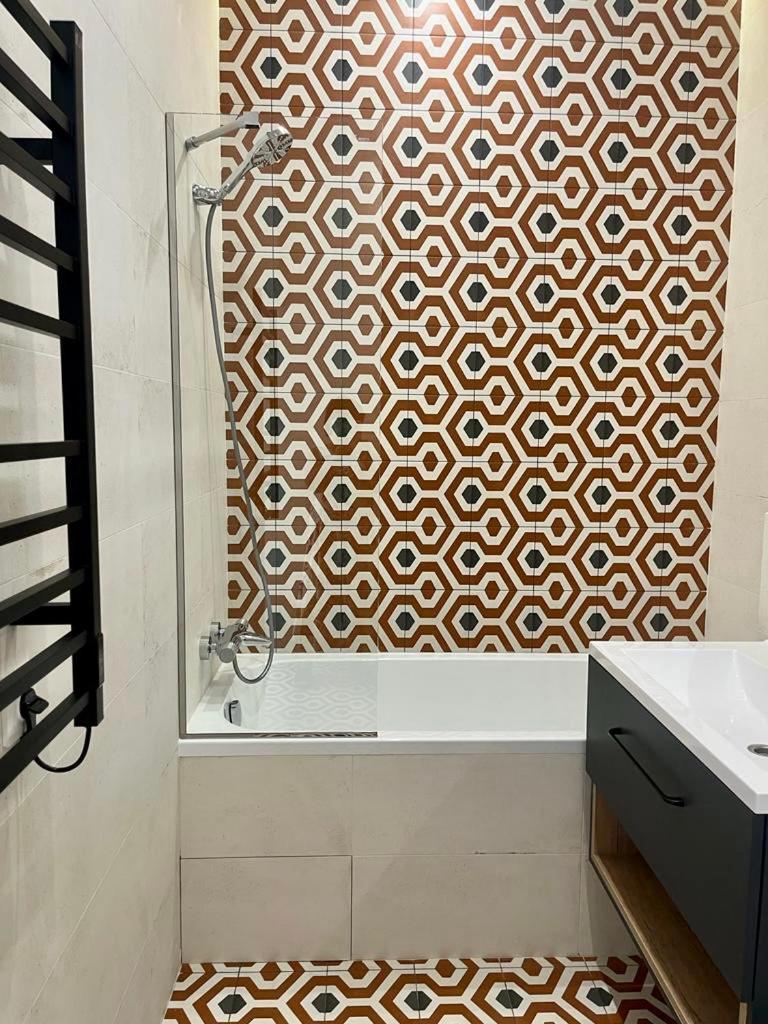 Modern Apartment In The Old Town Київ Екстер'єр фото