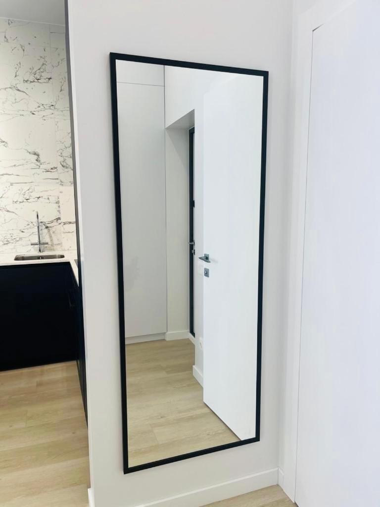 Modern Apartment In The Old Town Київ Екстер'єр фото