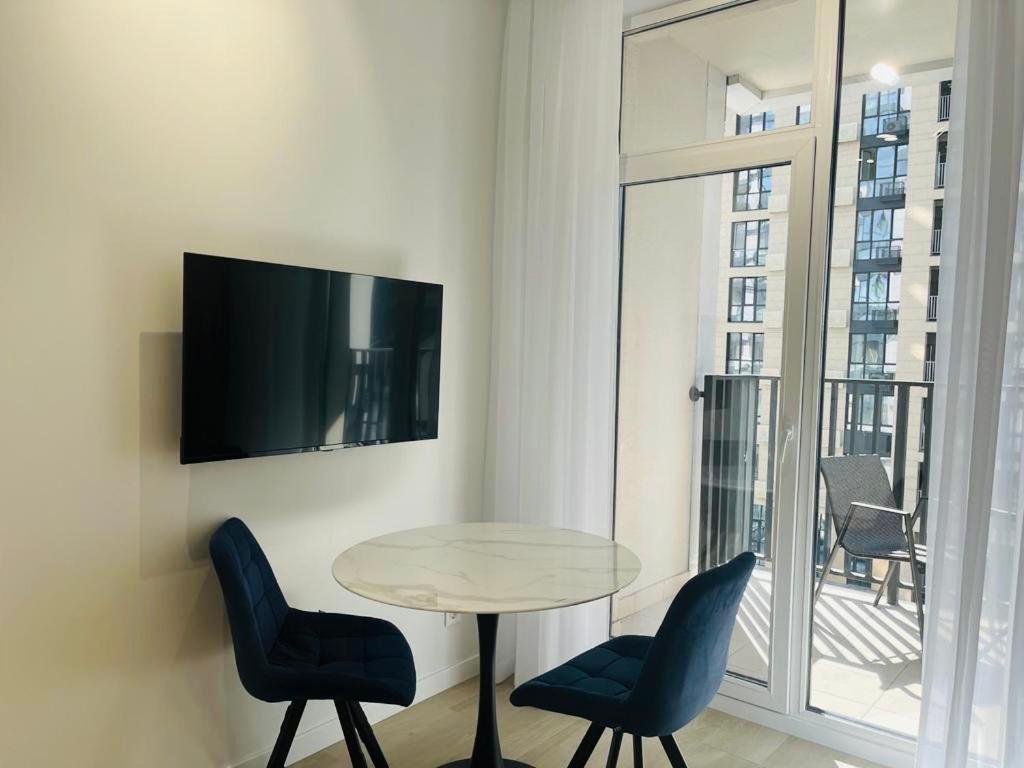 Modern Apartment In The Old Town Київ Екстер'єр фото